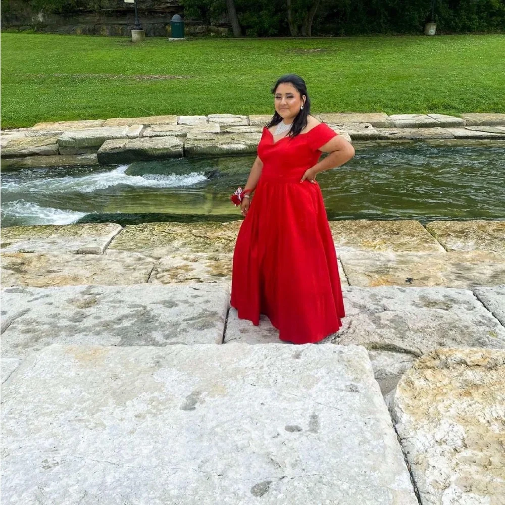 Prom - Picture 3 of 3